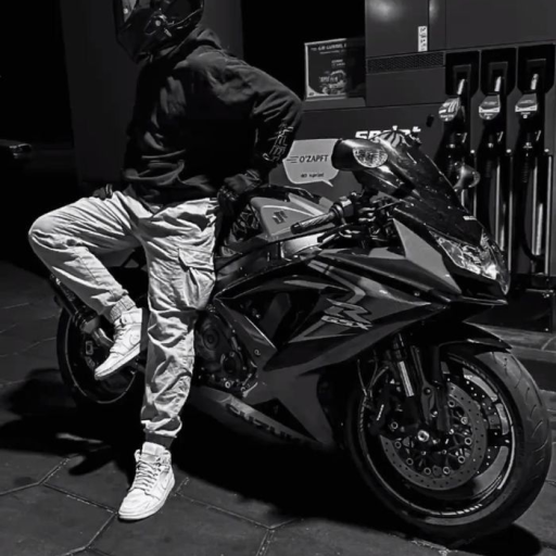 Profile picture of user Akrombek