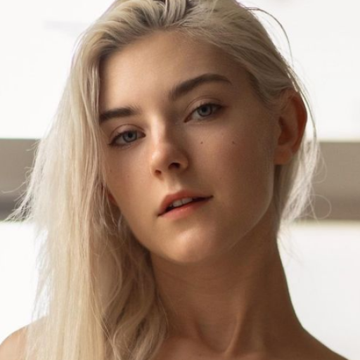 Profile picture of user EVA ELFIE
